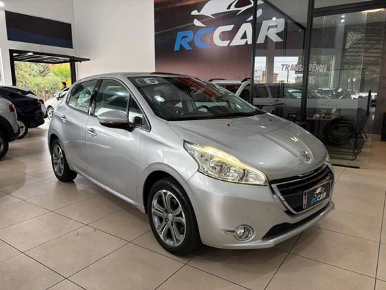 PEUGEOT 208 1.6 GRIFFE 16V FLEX 4P AUTOMÁTICO PEUGEOT 208 1.6 GRIFFE 16V FLEX 4P AUTOMÁTICO